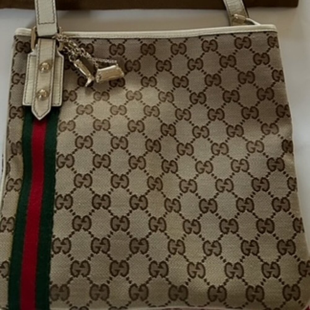Brand New Authentic Rare Gucci Vintage GG Brown Canvas Sherry Line Crossbody Bag